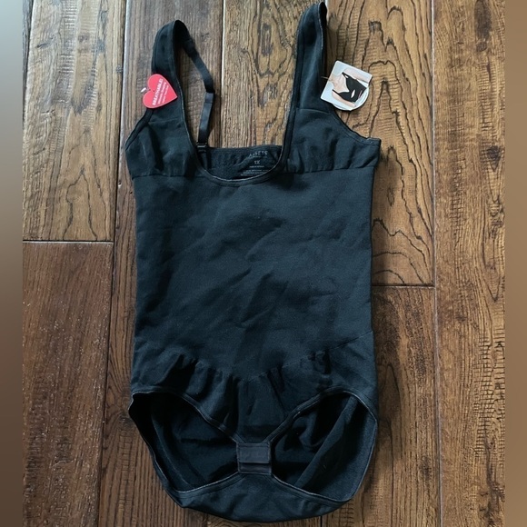 NWT ASSETS SPANX Breathable Ultimate Shaping Size 1X - Picture 1 of 3